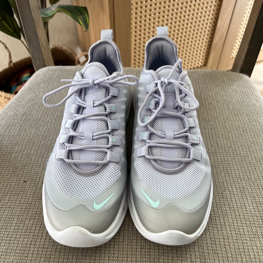 Women’s Nike Air Max Axis Premium Oxygen Purple